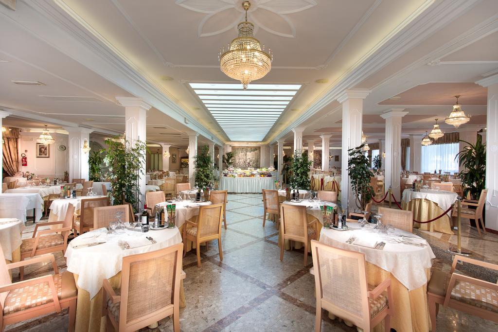 Hotel Gambrinus Червия Экстерьер фото