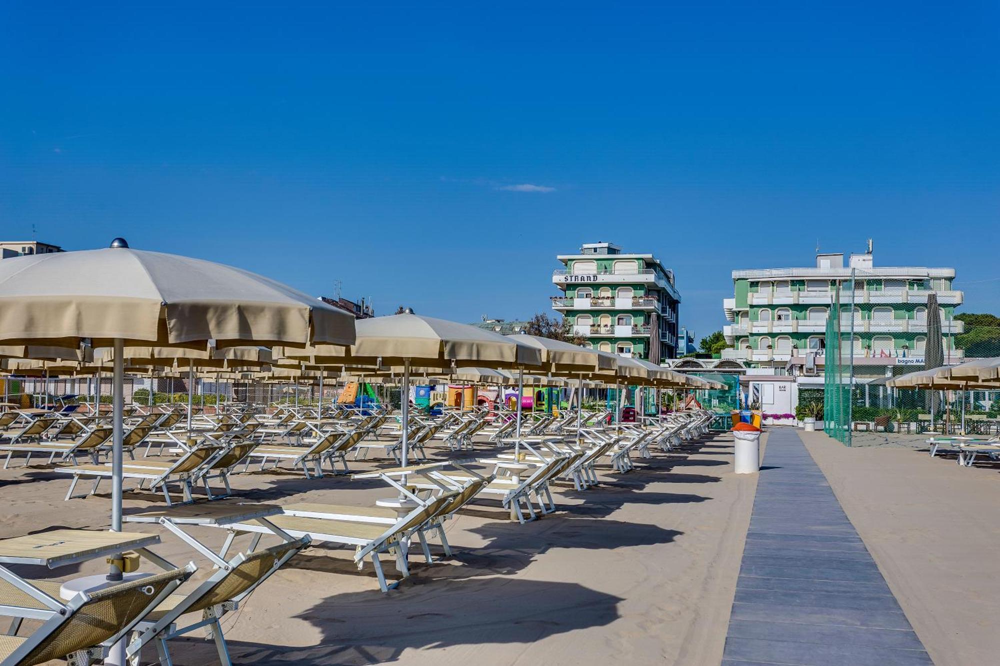 Hotel Gambrinus Червия Экстерьер фото